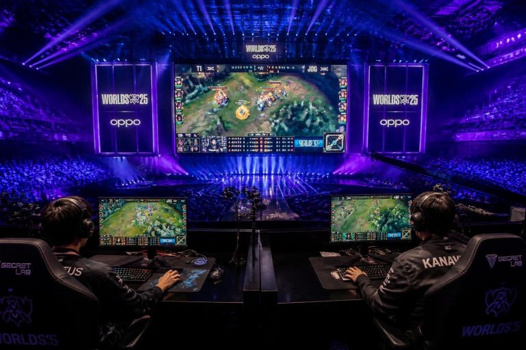 watch the esports world cup 2026 live with the thrilling 'league of legends' tournament now streaming on rtbf auvio. don't miss the intense competition and latest esports action.